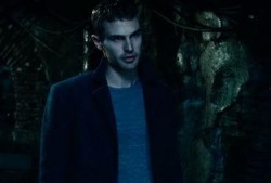 吸血鬼爆料小故事视频播放,揭秘视频背后的惊悚真相